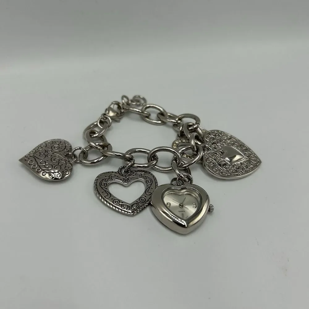 Avon Heart Shaped Charm Bracet Does NOT Work As Is‎